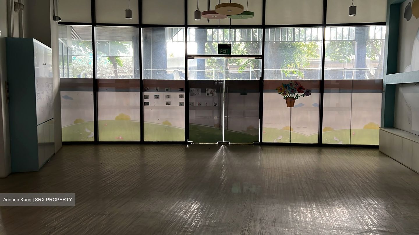The Venue Shoppes (D13), Retail #628145021